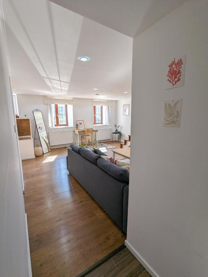 Stylish 2-Bedroom Apartment In Central Budapest Budapeste Exterior foto